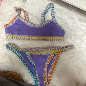 Kiini, medium top and bottom